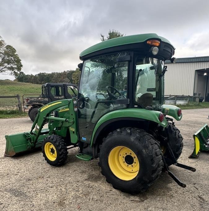 2010 JOHN DEERE 3720 W Attachments